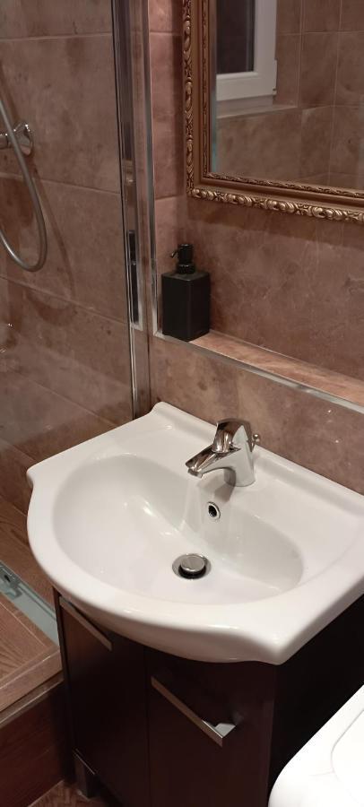 City Center Apartment In Middle Of Bratislava Exteriör bild