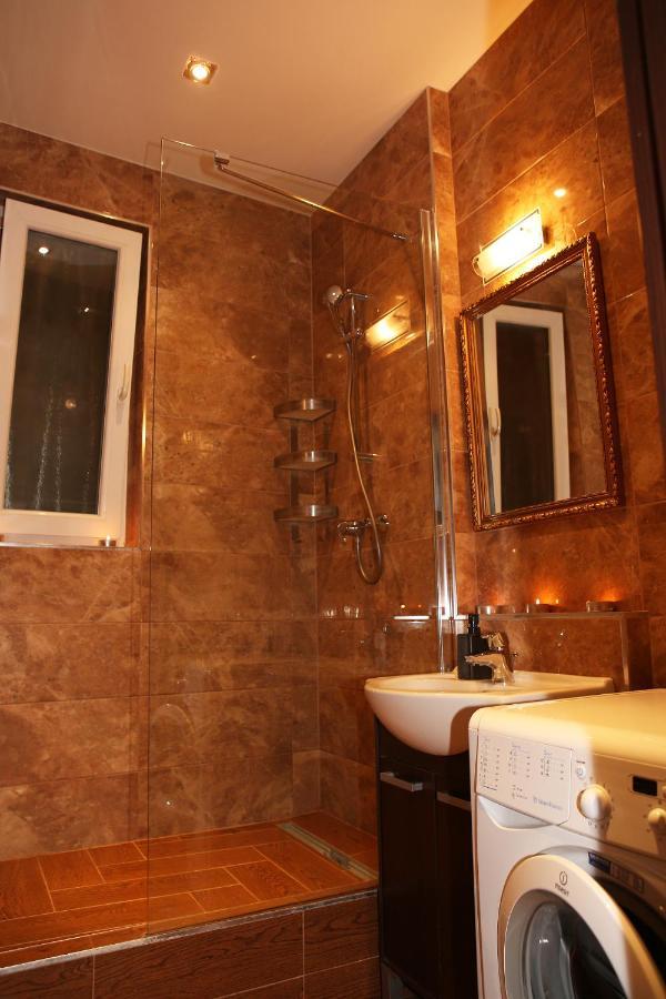 City Center Apartment In Middle Of Bratislava Exteriör bild